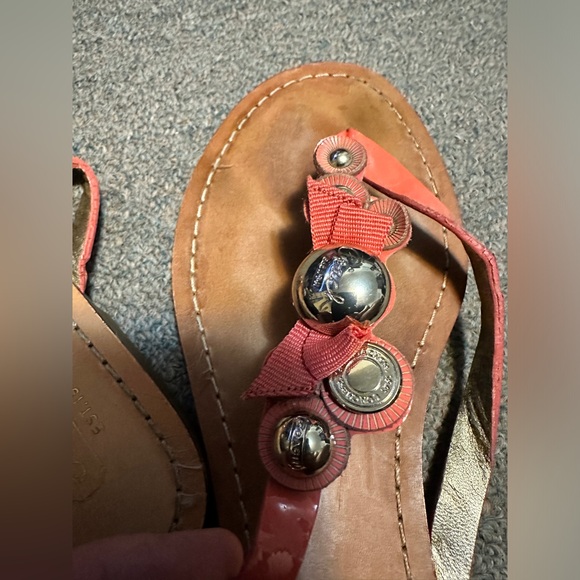 COACH Oceanna Size 7 Petel Coral Studded Metallic Flat Thong Flip Flop Sandals - Picture 8 of 16